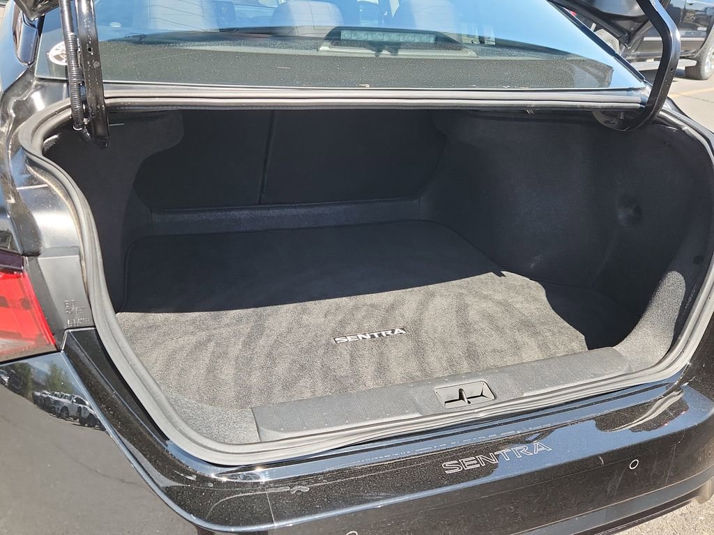 Used 2024 Nissan Sentra SR FWD image 11