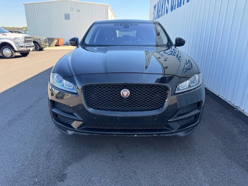 Used 2017 Jaguar F-PACE Prestige AWD/4WD image 3