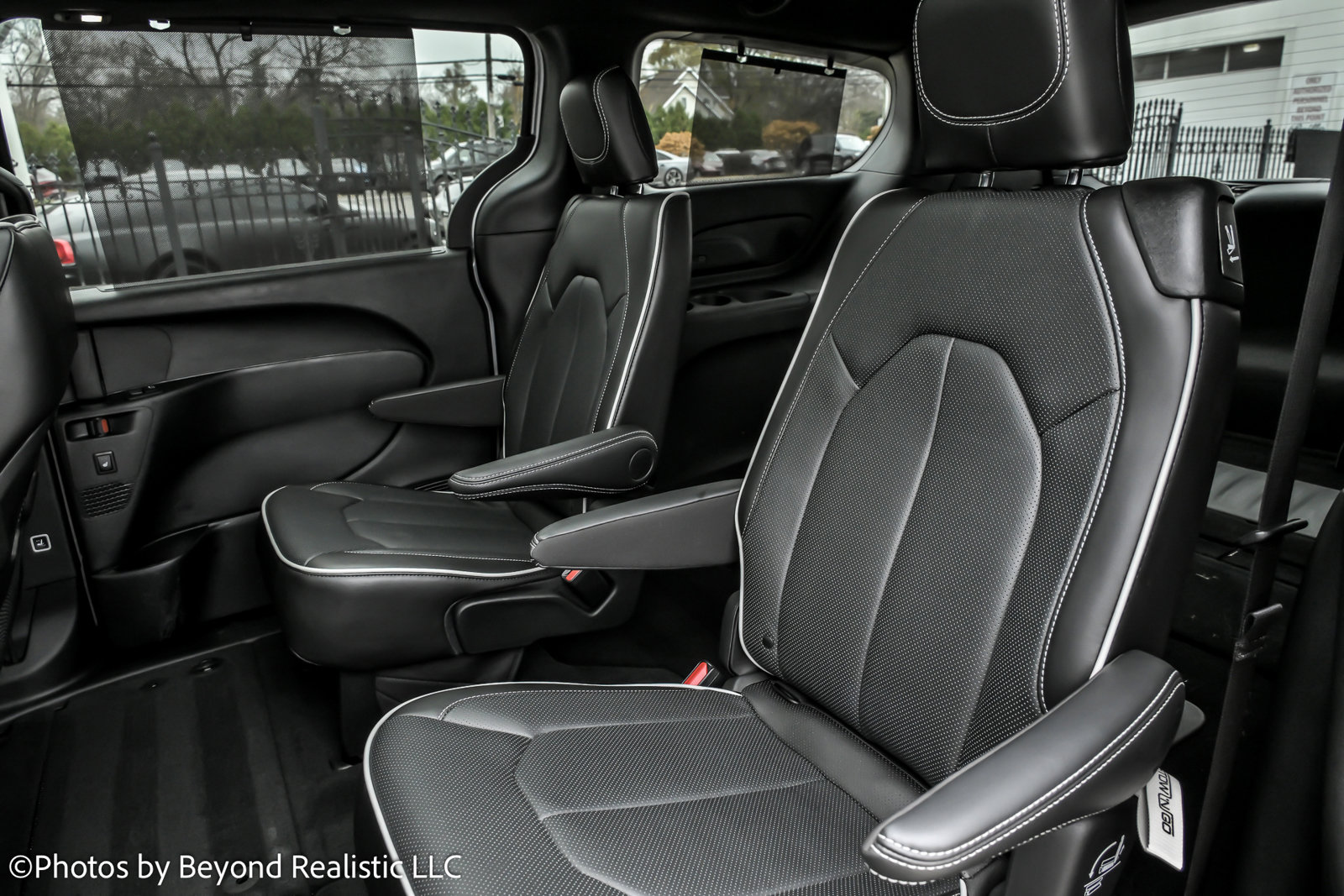 Used 2024 Chrysler Pacifica Limited w/ S Appearance Package image 28