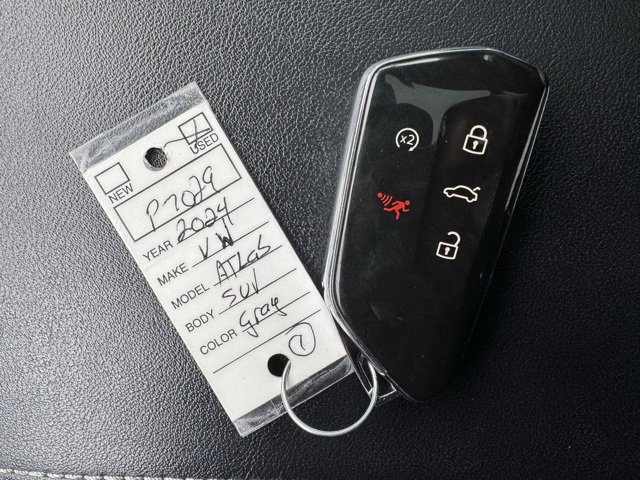 Used 2024 Volkswagen Atlas SE image 30