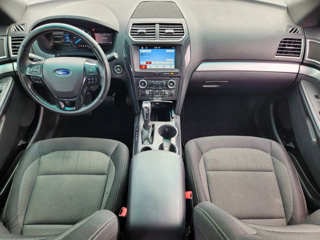 Used 2017 Ford Explorer XLT w/ Equipment Group 201A image 26