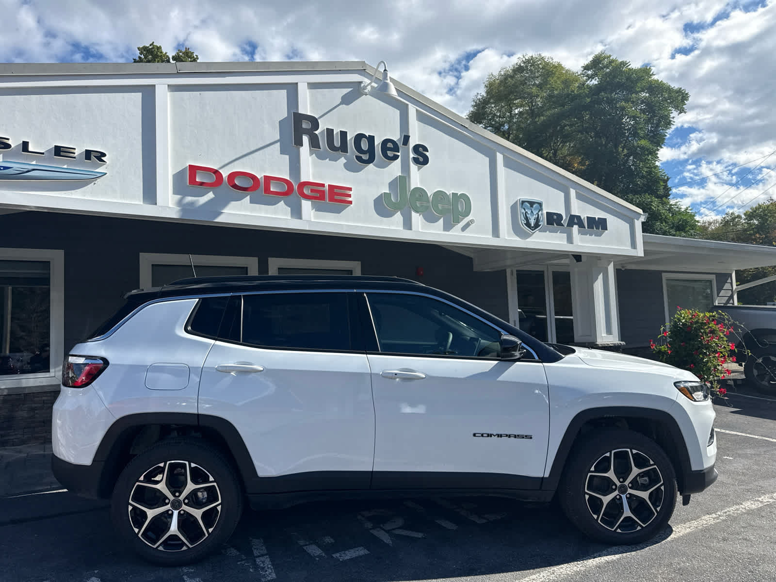 New 2026 Jeep Compass Limited w/ Sun, Sound & Navigation Group AWD/4WD image 2