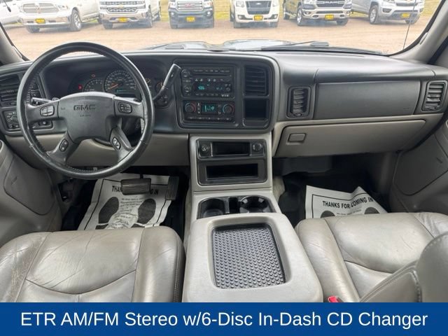 Used 2005 GMC Yukon SLT w/ SLT Preferred Equipment Group AWD/4WD image 16