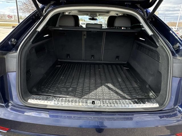 Used 2021 Audi Q8 Prestige w/ Prestige Package image 12