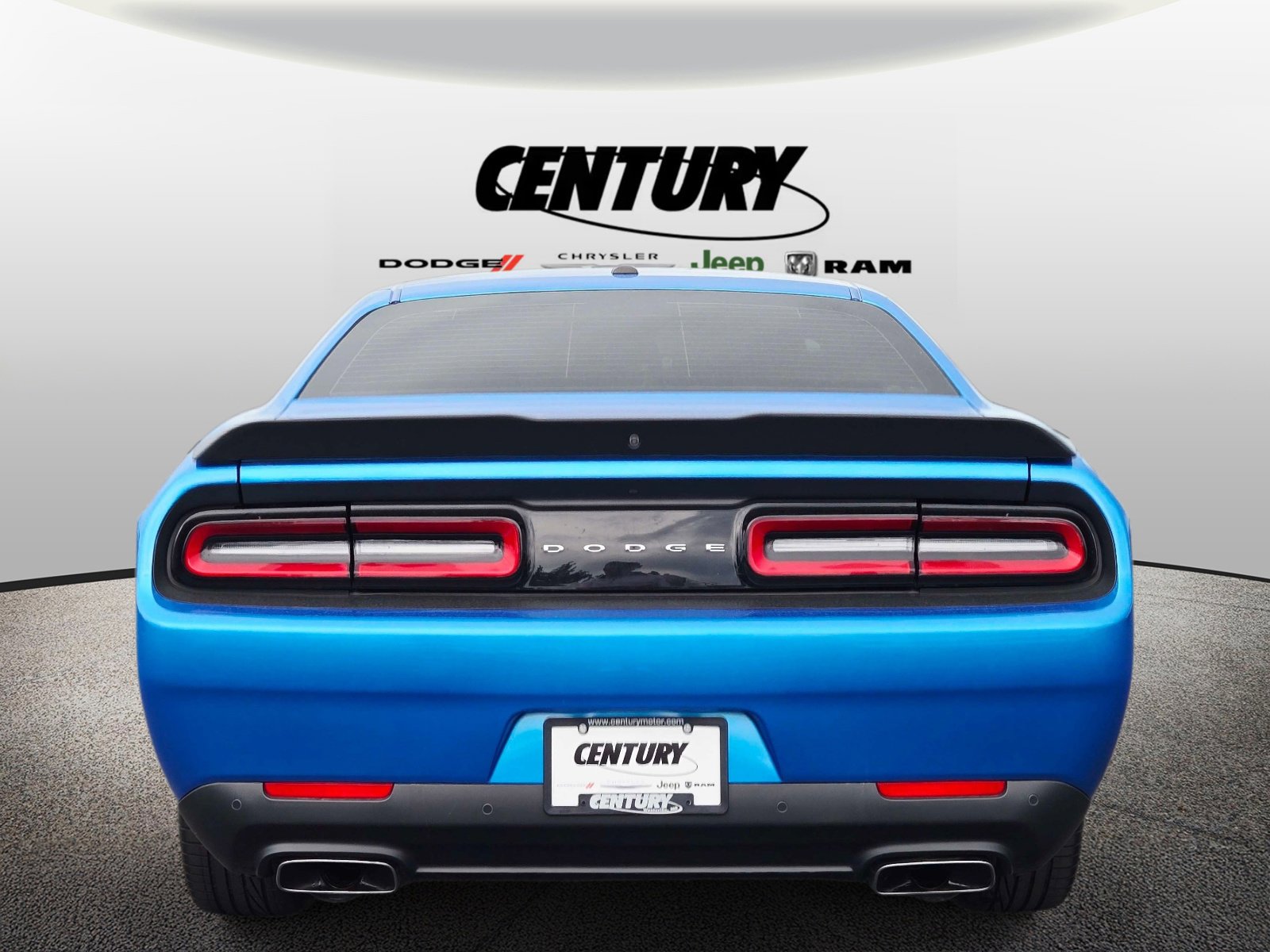 Used 2023 Dodge Challenger R/T RWD image 5