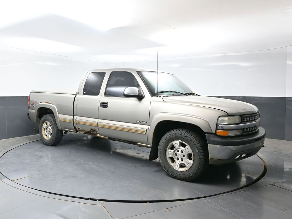 Used 2001 Chevrolet Silverado 1500 LS w/ Firm Ride Suspension Pkg AWD/4WD image 3