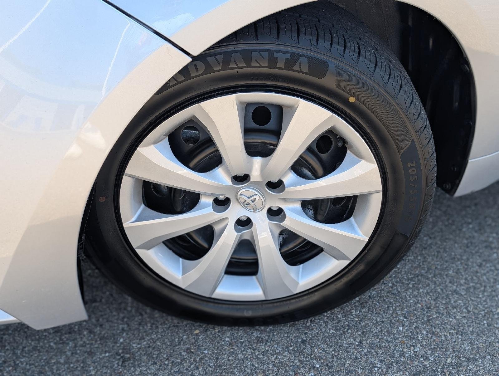 Used 2024 Toyota Corolla LE FWD image 12