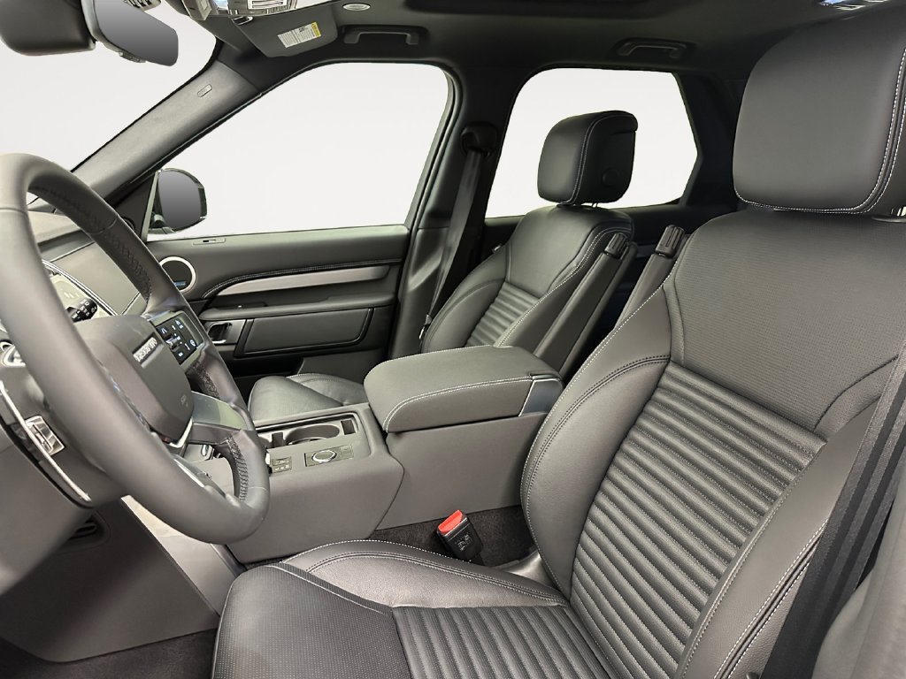 New 2026 Land Rover Discovery Dynamic SE AWD/4WD image 9