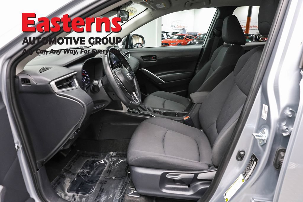 Used 2025 Toyota Corolla Cross LE FWD image 13