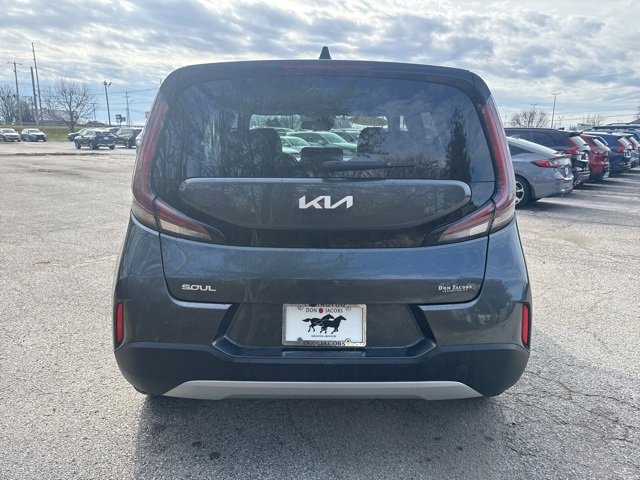 Used 2024 Kia Soul LX image 3