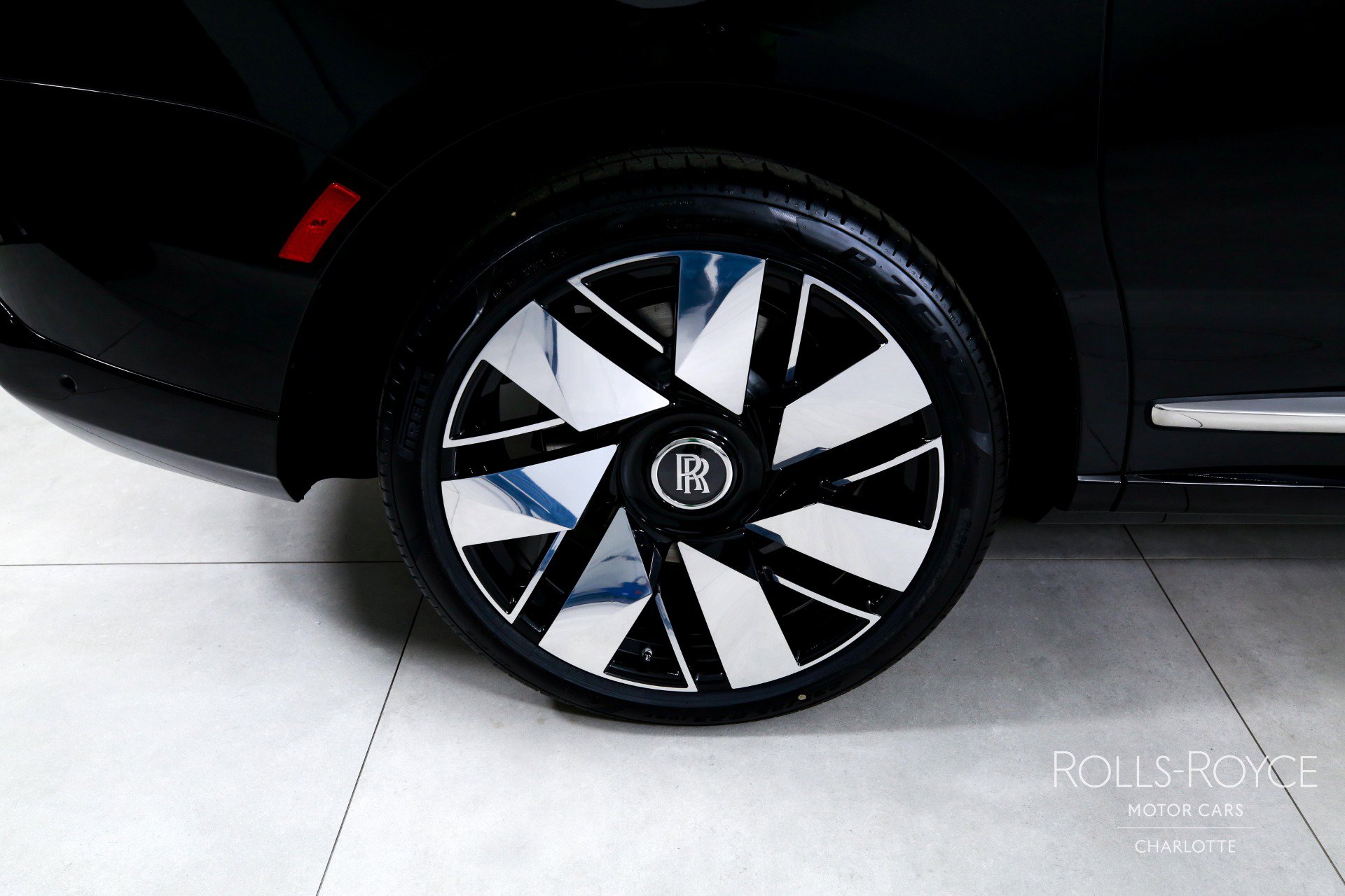 New 2026 Rolls-Royce Cullinan image 38