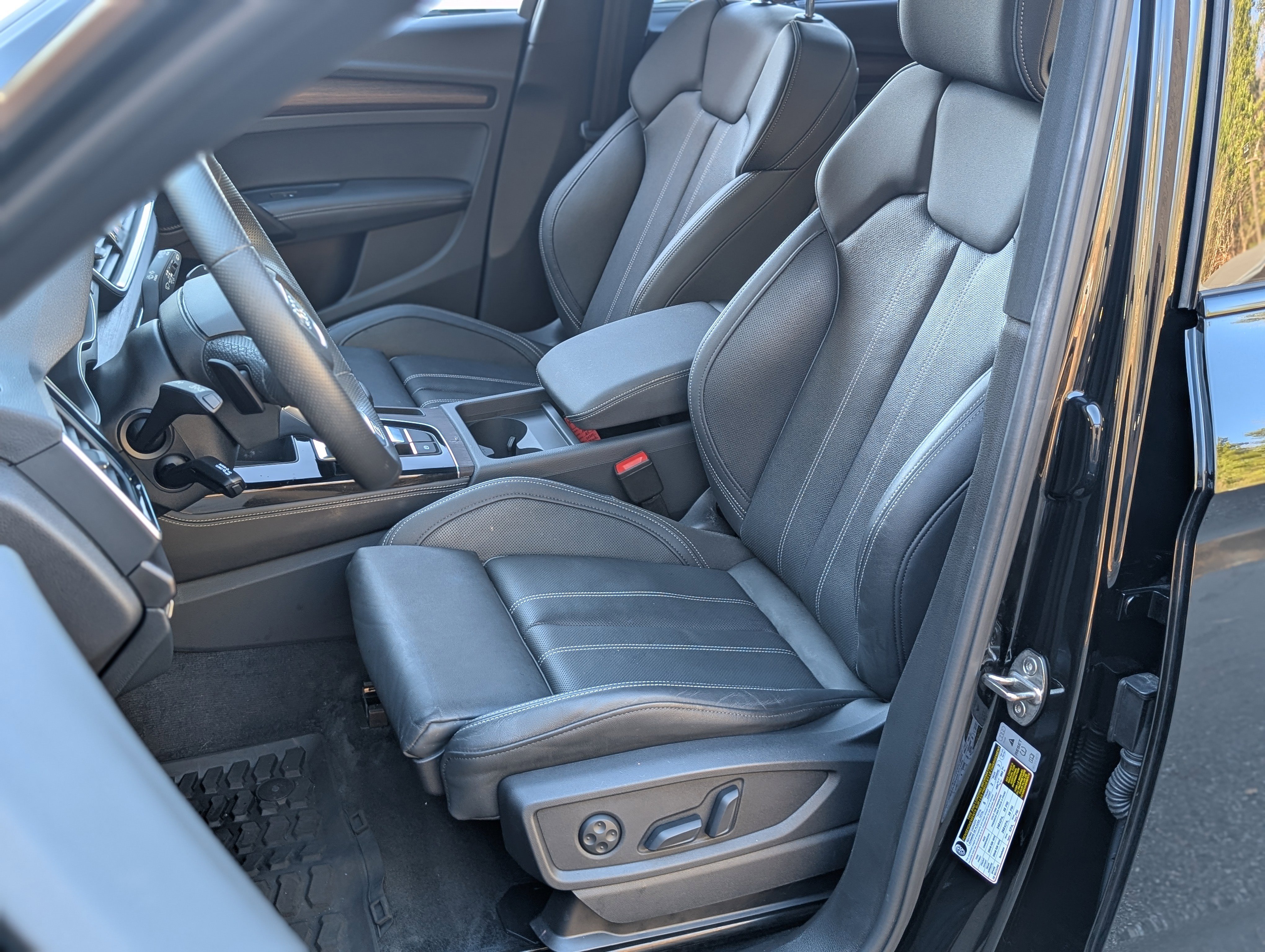 Used 2024 Audi Q5 e Premium Plus w/ Premium Plus Package image 18