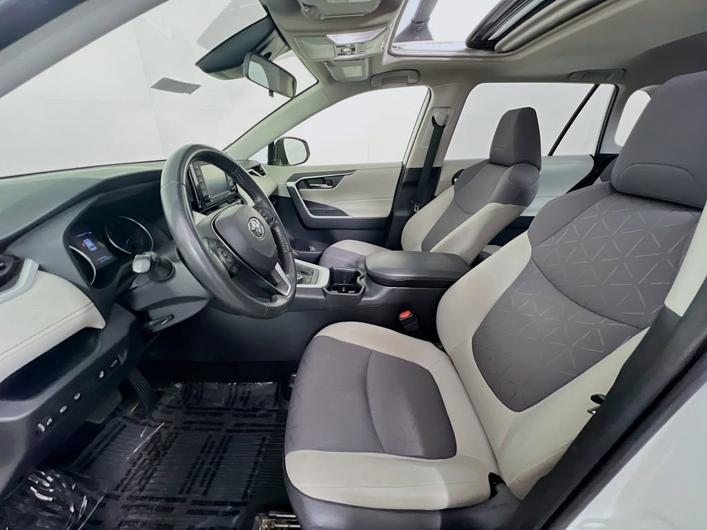 Used 2022 Toyota RAV4 XLE w/ Convenience Package image 20