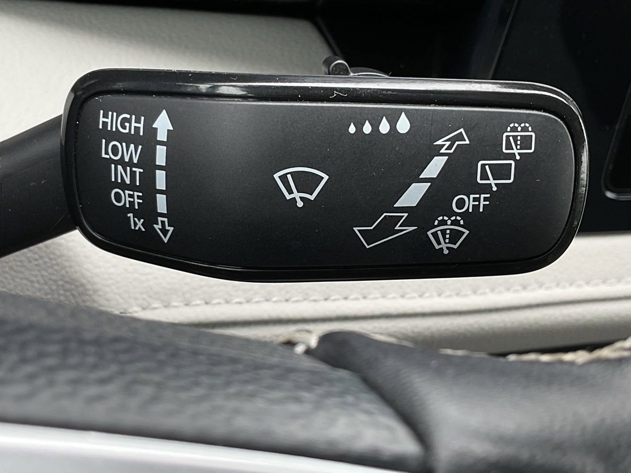 Used 2025 Volkswagen Taos S FWD image 26