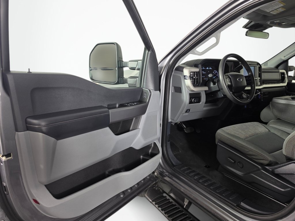 Used 2025 Ford F250 XLT w/ FX4 Off-Road Package AWD/4WD image 27