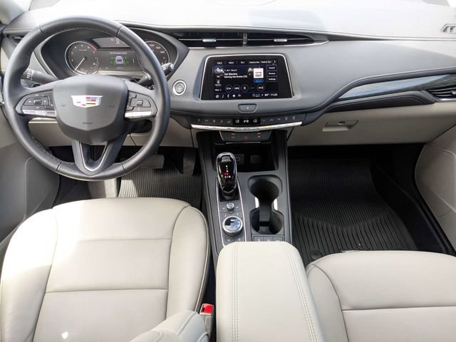 Used 2023 Cadillac XT4 Premium Luxury FWD image 17
