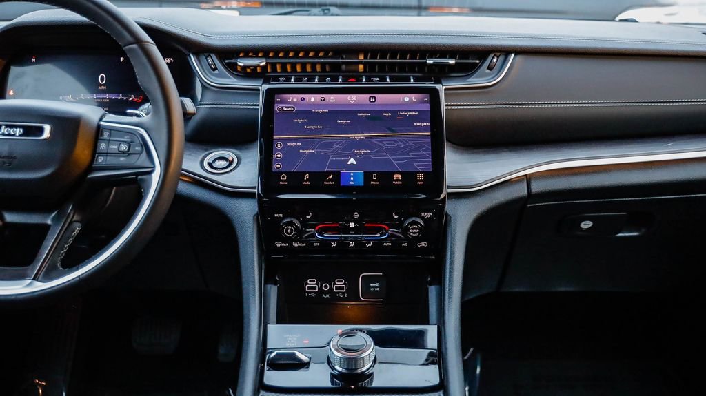 Certified 2024 Jeep Grand Cherokee Limited image 16