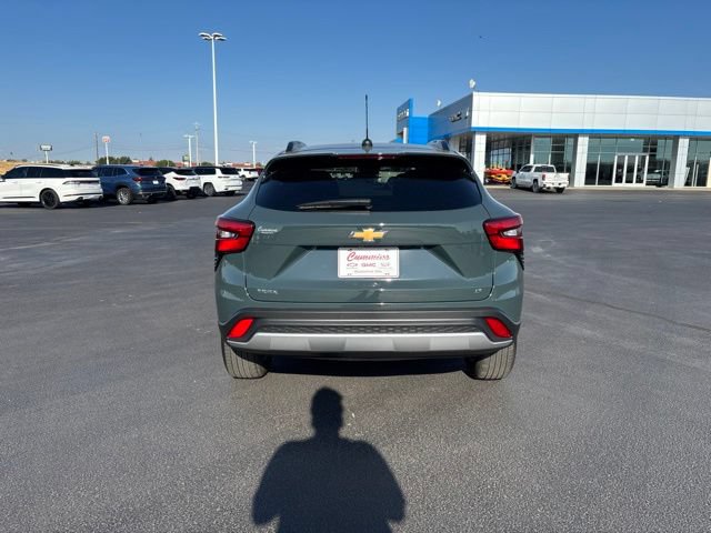 Used 2025 Chevrolet Trax LT FWD image 6