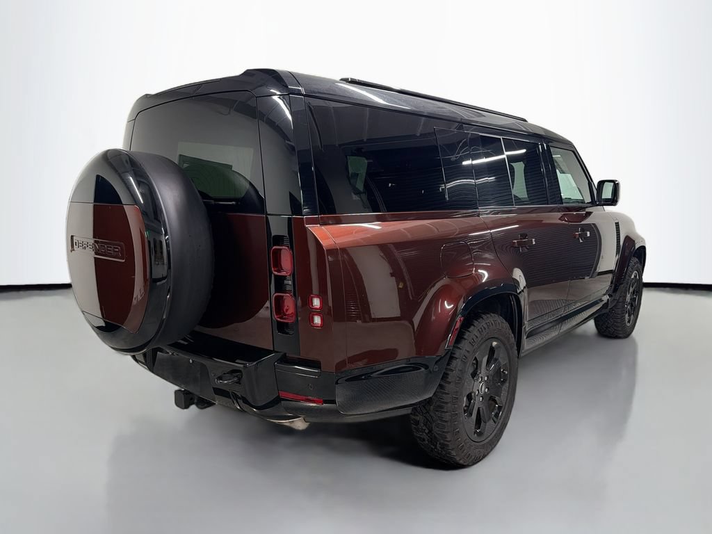Used 2025 Land Rover Defender 130 X-Dynamic SE AWD/4WD image 9
