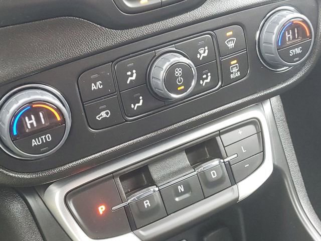 Used 2023 GMC Terrain SLT image 19