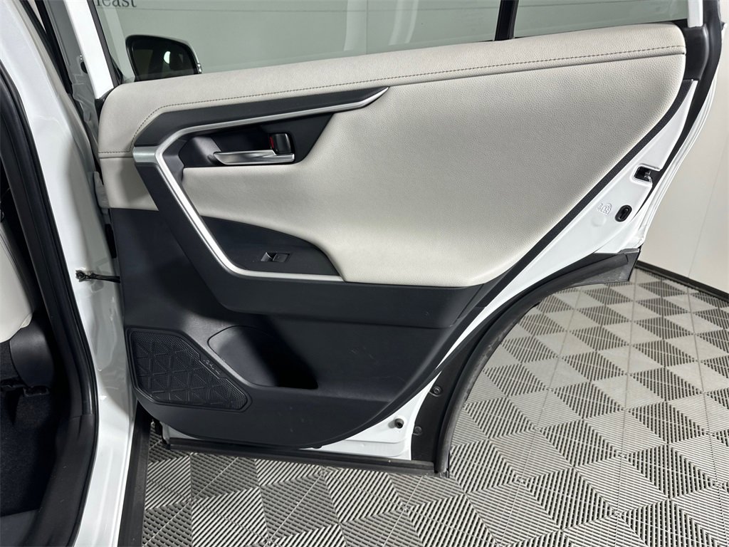 Used 2023 Toyota RAV4 Limited image 16