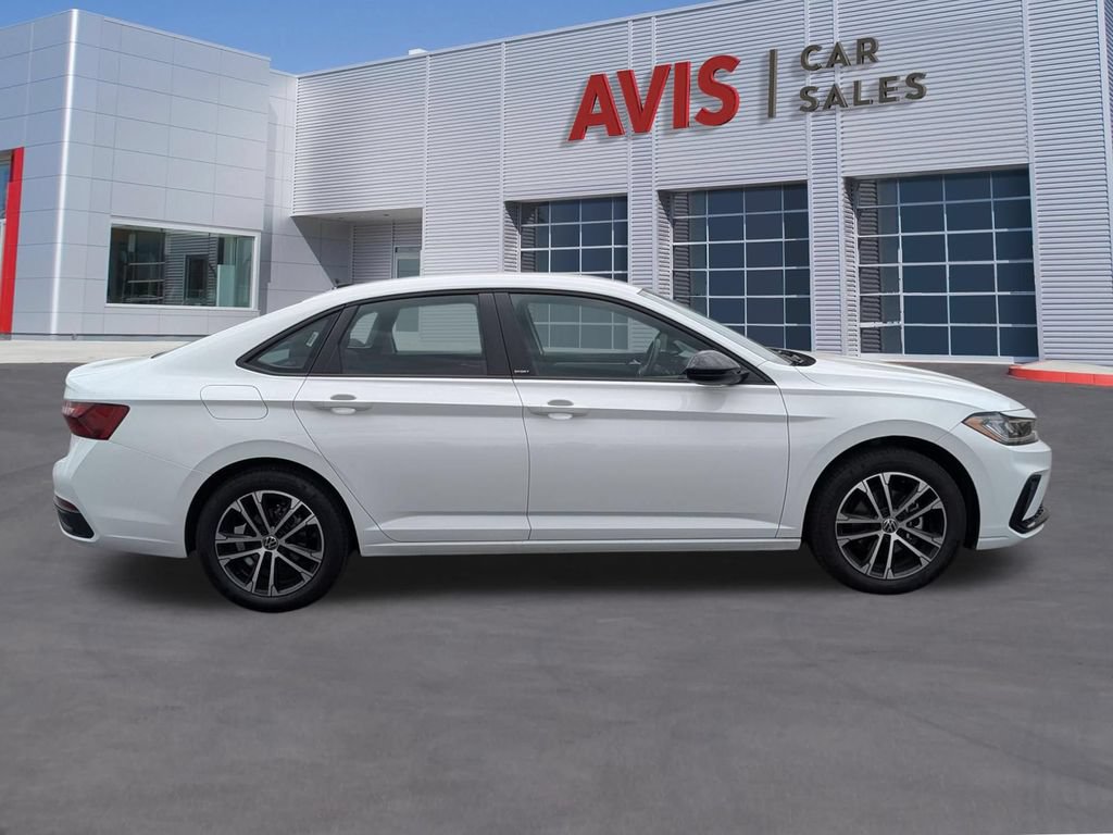 Used 2025 Volkswagen Jetta Sport FWD image 5