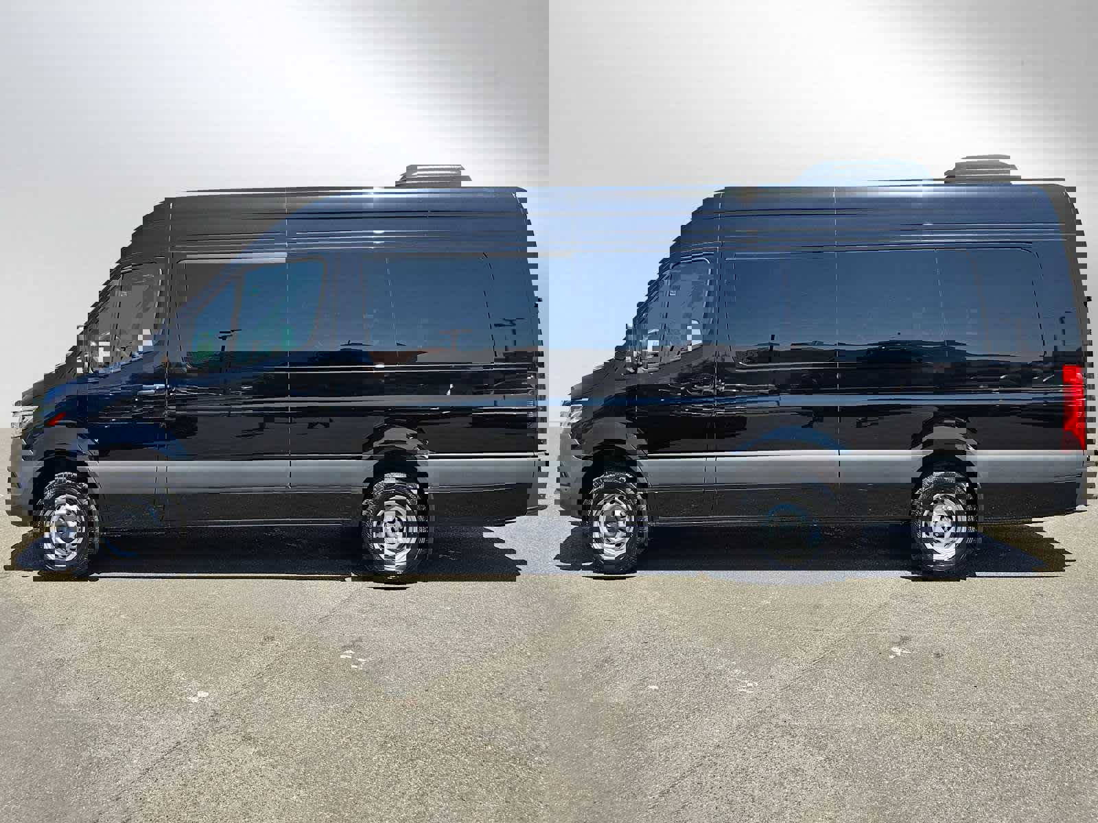 Used 2024 Mercedes-Benz Sprinter 3500 image 6