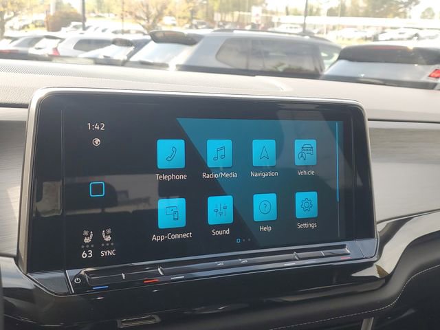 Certified 2025 Volkswagen Atlas Cross Sport SE w/ Panoramic Sunroof Package image 19