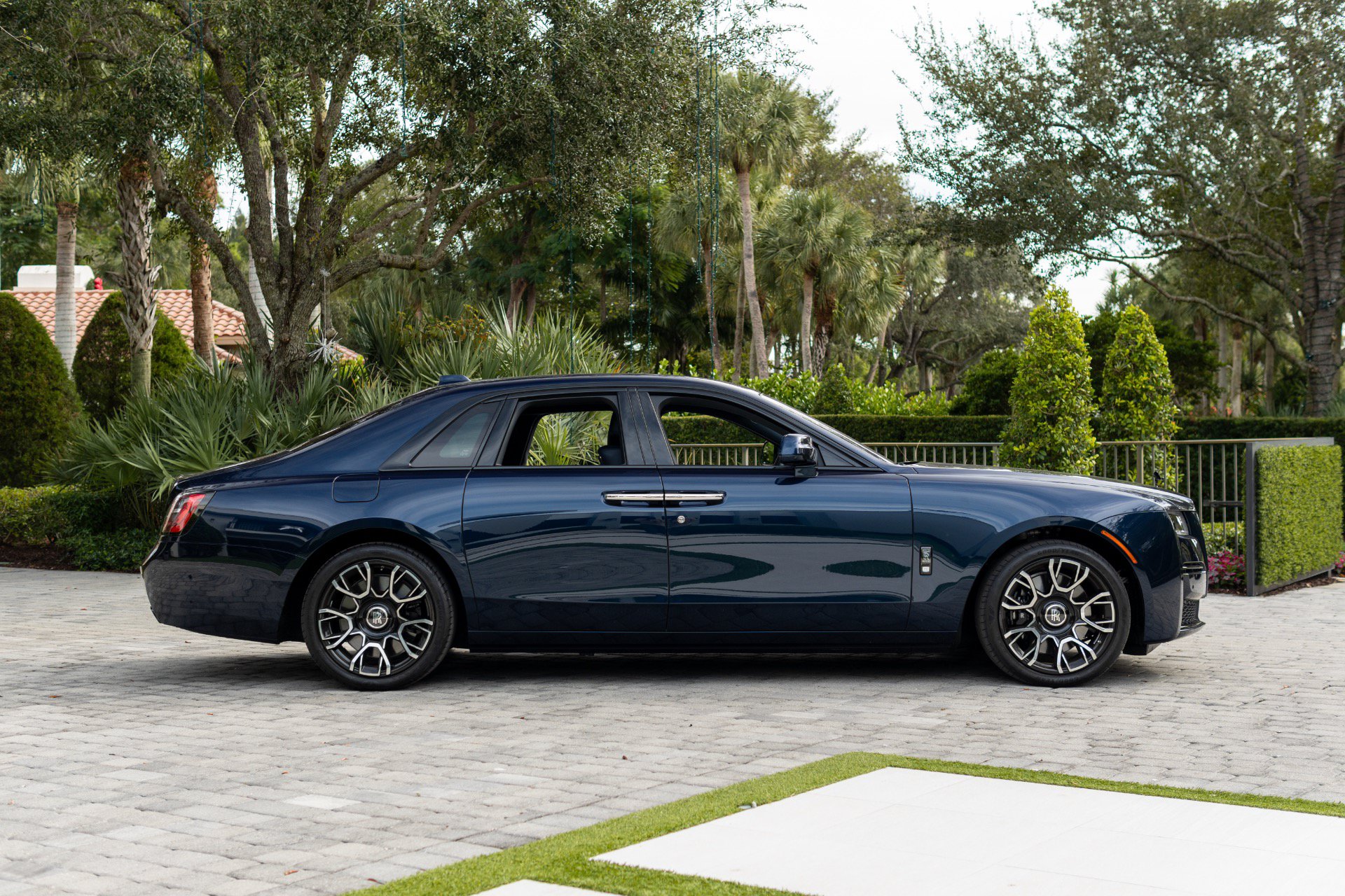 Used 2023 Rolls-Royce Ghost Black Badge w/ Black Badge Ghost Package AWD/4WD image 22