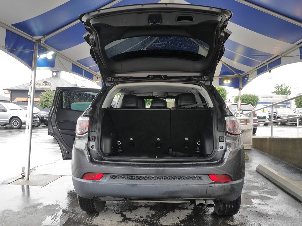 Used 2019 Jeep Compass Latitude FWD image 14