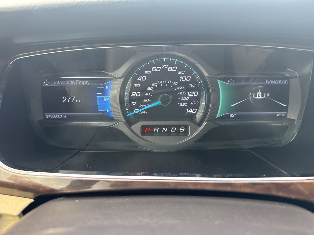 Used 2015 Ford Taurus Limited w/ Equipment Group 301A image 28