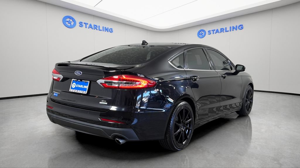 Used 2019 Ford Fusion SE w/ Equipment Group 151A FWD image 8