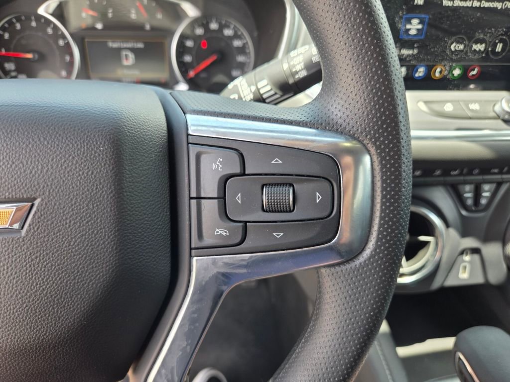 Used 2025 Chevrolet Blazer LT AWD/4WD image 31
