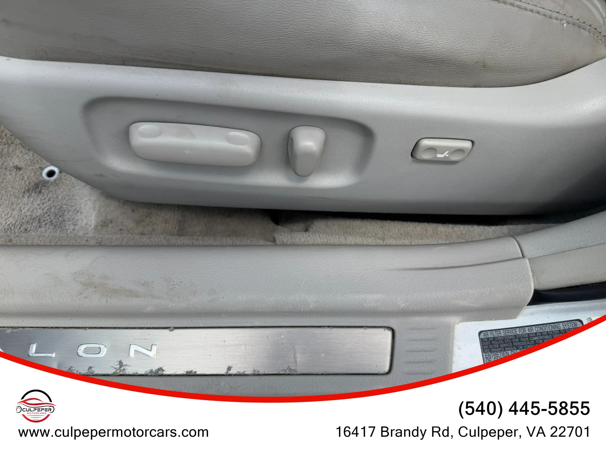 Used 2010 Toyota Avalon XLS FWD image 8