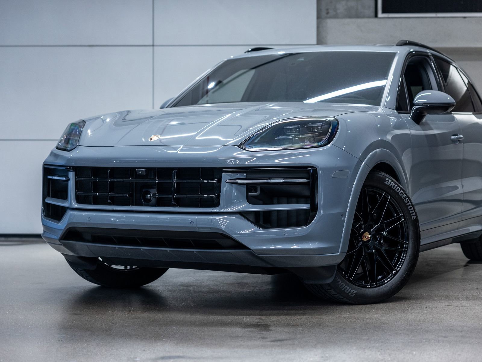 Certified 2025 Porsche Cayenne GTS image 21