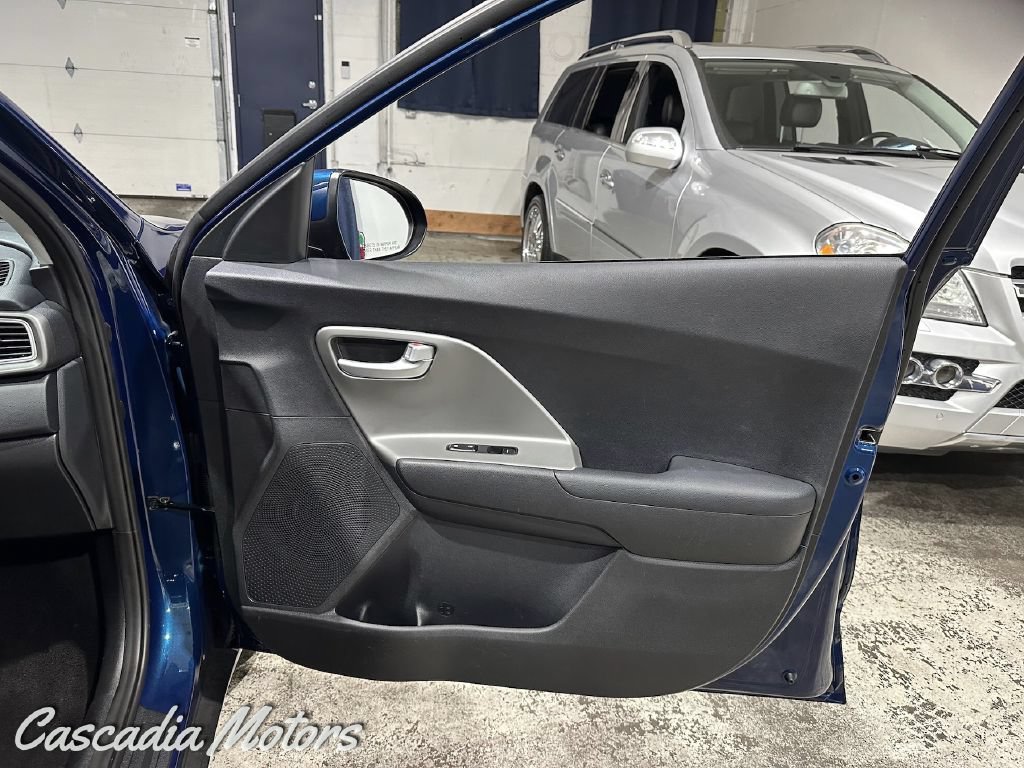 Used 2019 Kia Niro LX FWD image 21