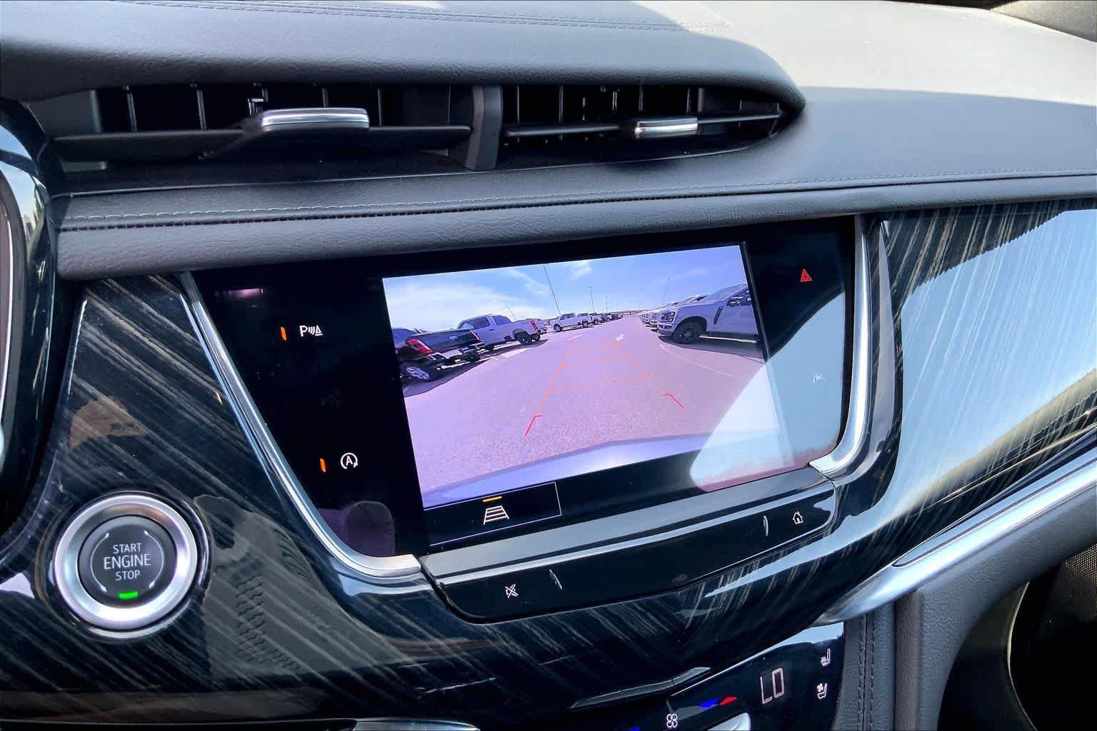 Used 2025 Cadillac XT6 Premium Luxury AWD/4WD image 27