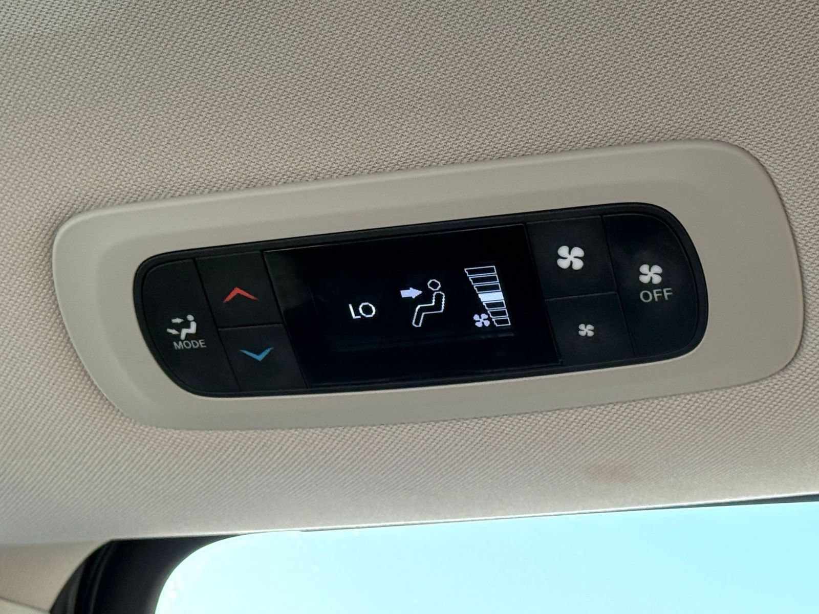 Used 2024 Chrysler Voyager LX FWD image 24