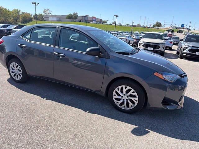 Used 2017 Toyota Corolla LE w/ Carpet Mat Package (TMS) FWD image 11