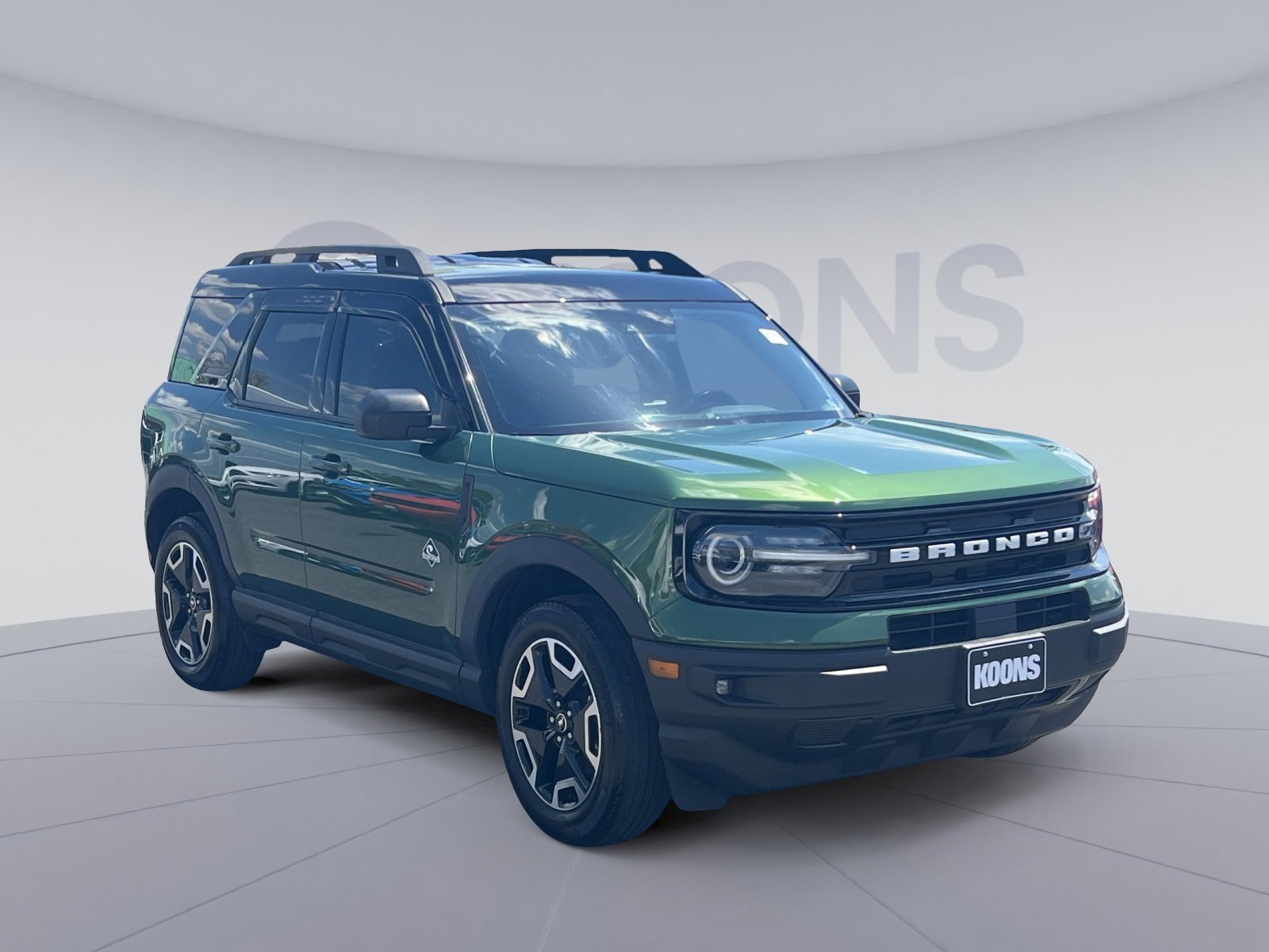Used 2024 Ford Bronco Sport Outer Banks w/ Tech Package AWD/4WD image 2