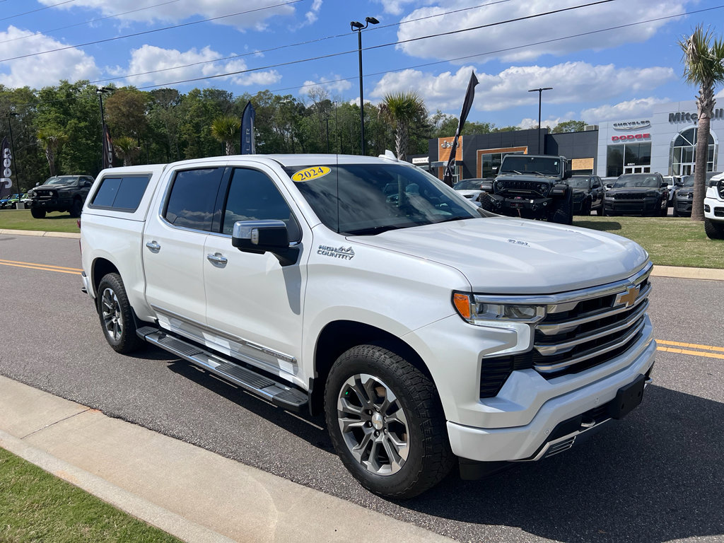 Used 2024 Chevrolet Silverado 1500 High Country w/ Technology Package AWD/4WD image 1