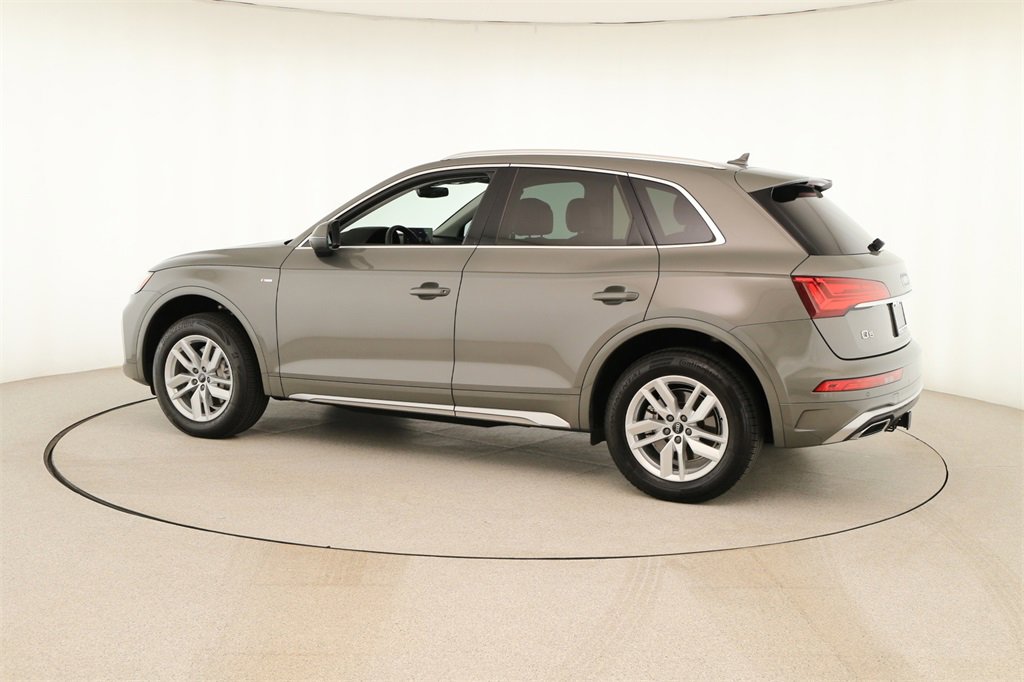 Certified 2023 Audi Q5 2.0T Premium w/ Convenience Package image 3