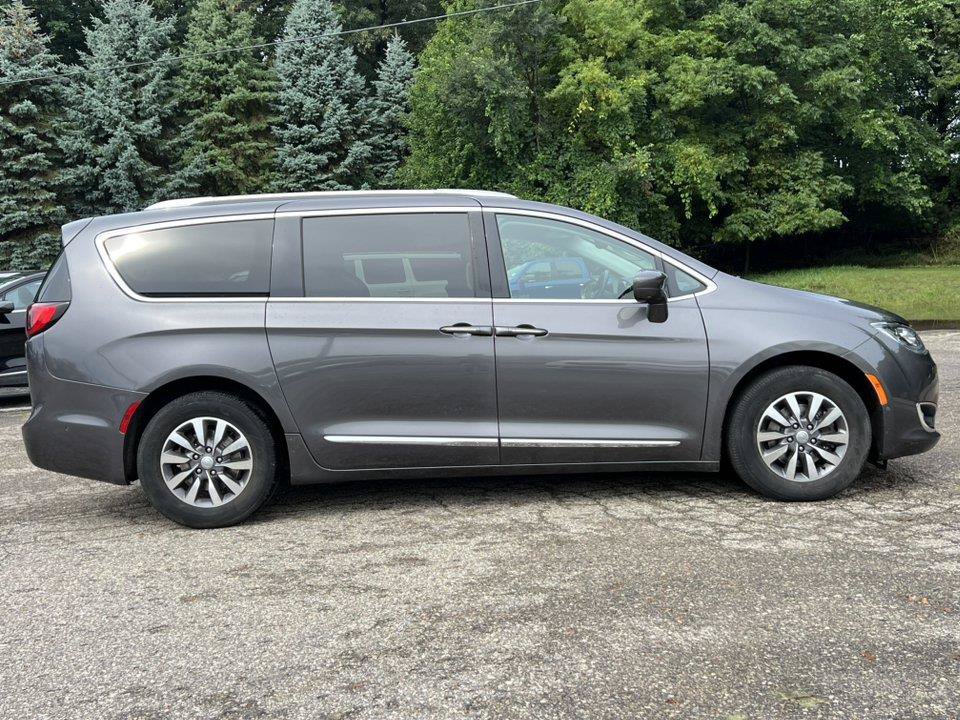 Used 2020 Chrysler Pacifica Touring-L Plus w/ Advanced Safetytec Group FWD image 37