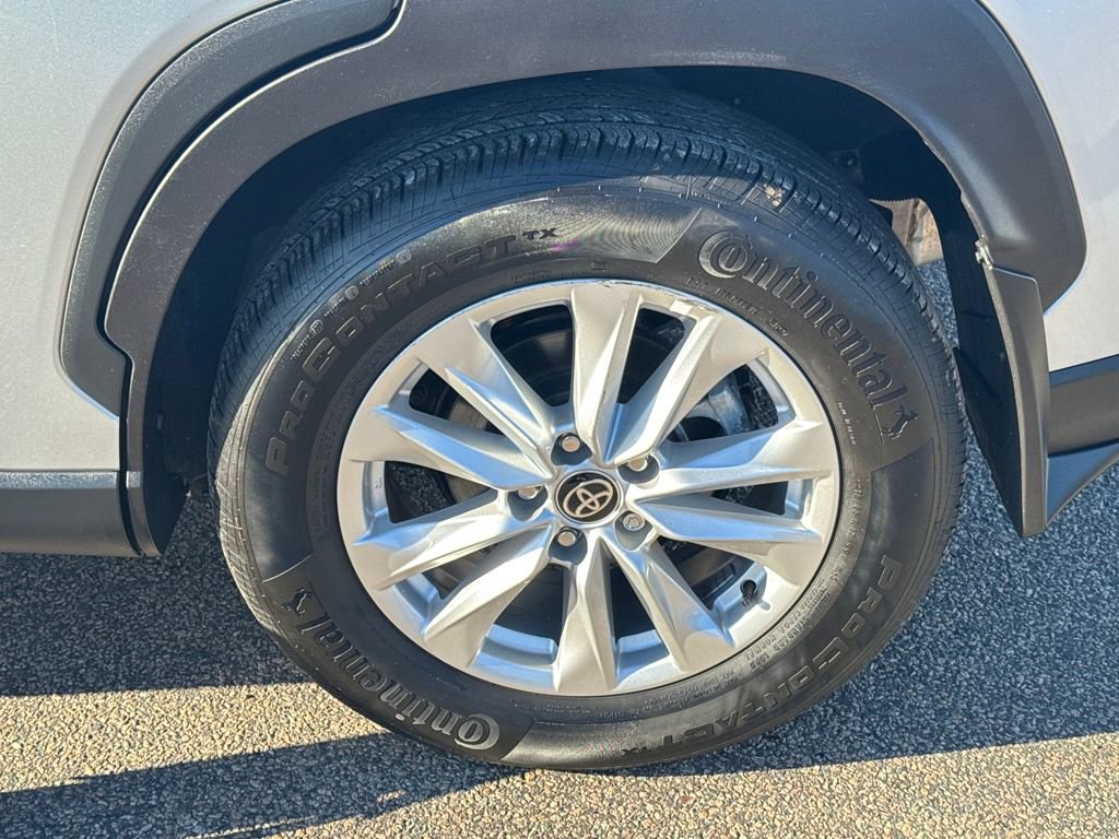 Used 2024 Toyota Corolla Cross LE image 38