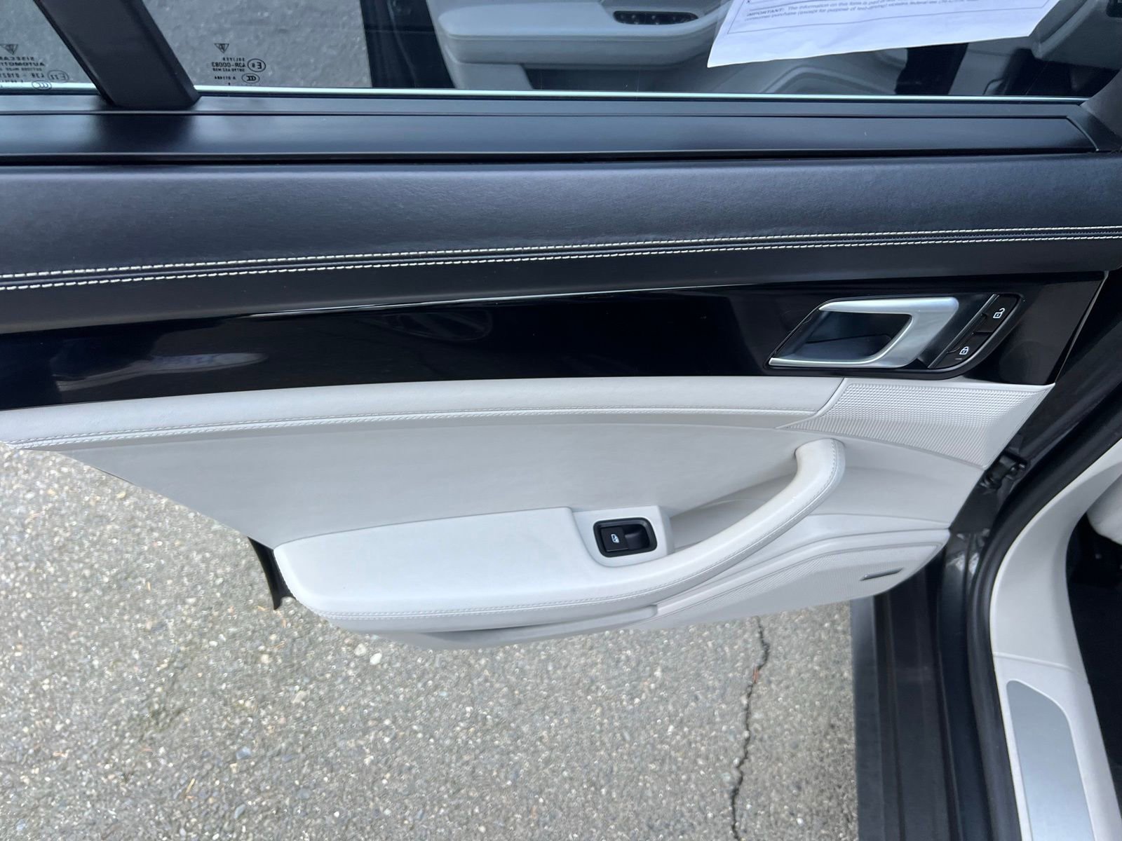 Used 2019 Porsche Panamera 4S image 27