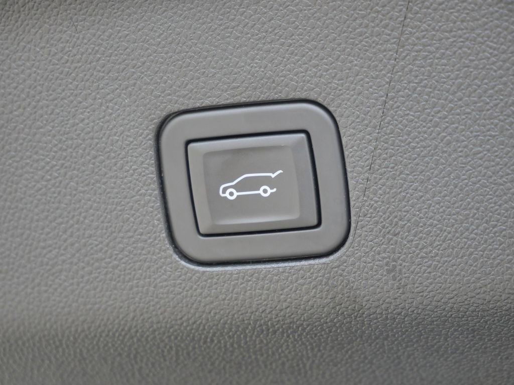 Used 2023 Chevrolet Tahoe LT w/ LT Signature Package image 25