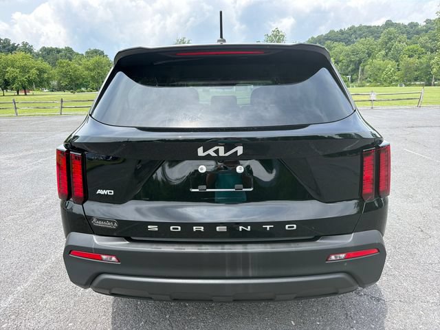Used 2022 Kia Sorento LX AWD/4WD image 5