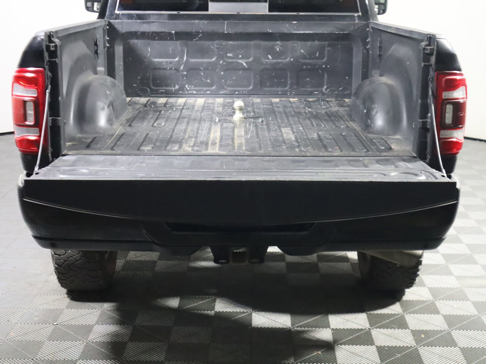 Used 2024 RAM 2500 Laramie image 15