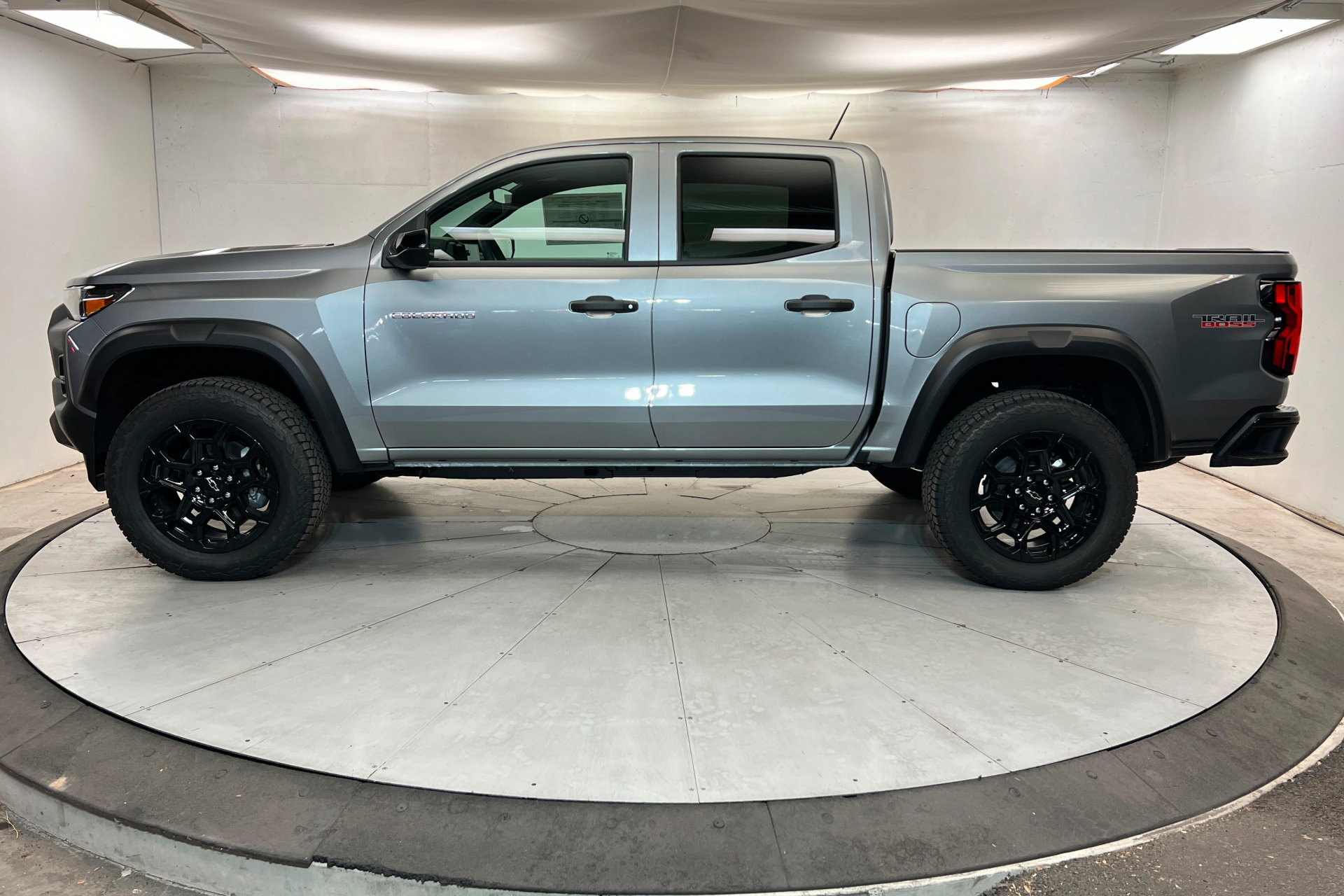 New 2026 Chevrolet Colorado Trail Boss AWD/4WD image 2