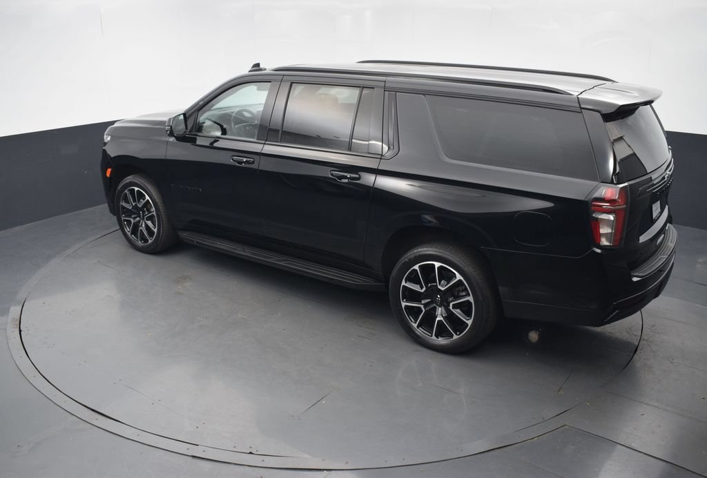 Used 2023 Chevrolet Suburban RST w/ Luxury Package AWD/4WD image 45